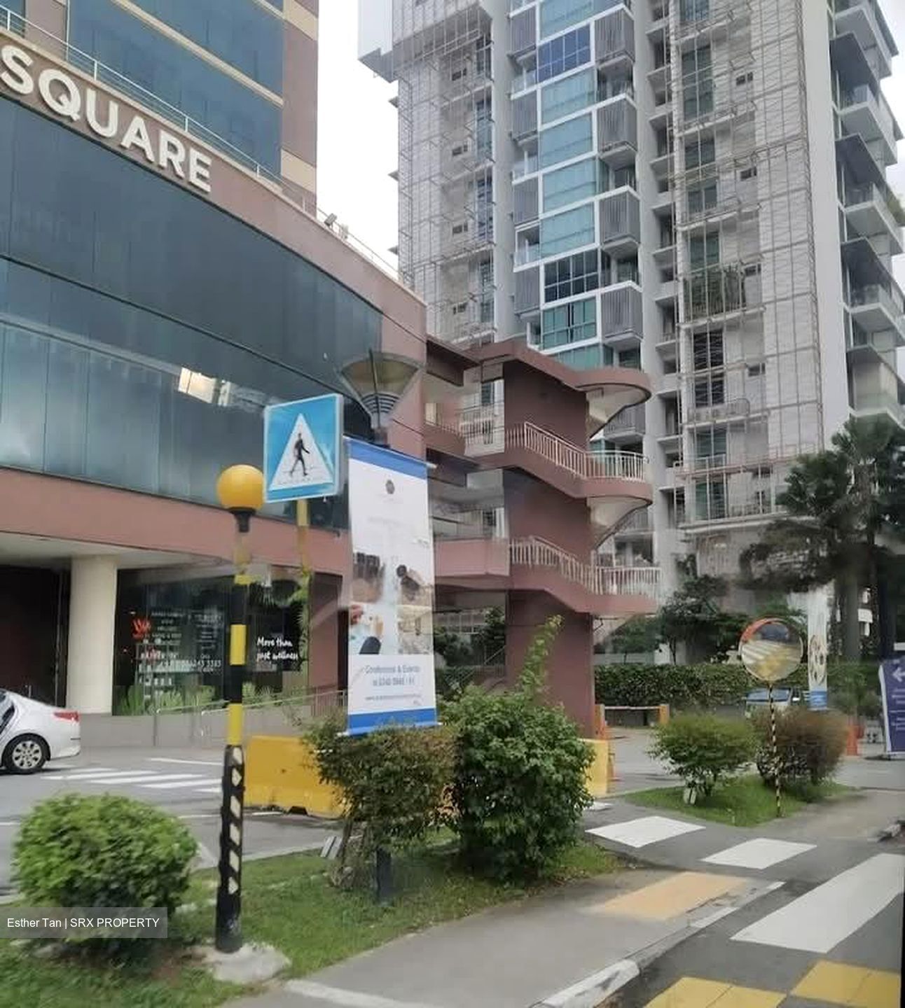Roxy Square (D15), Retail #533182061